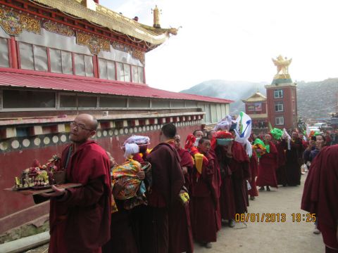 Tibetan Buddhist ritual held at Serta, Kham