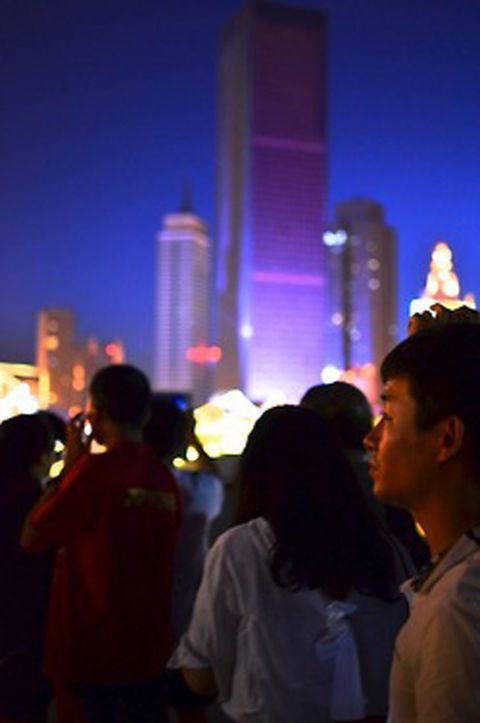 People admiring the Tianjin skyline 